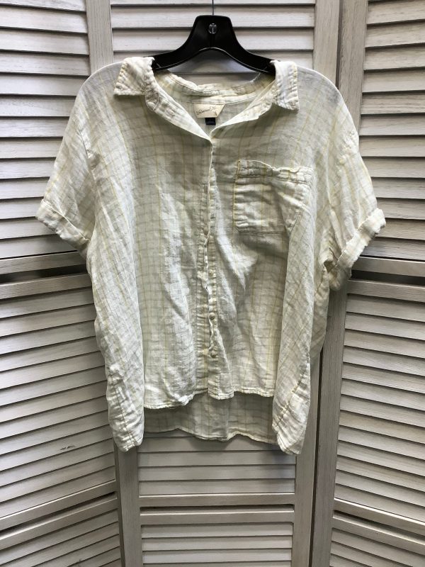Plaid Pattern Top Short Sleeve Basic Universal Thread, Size L Online now